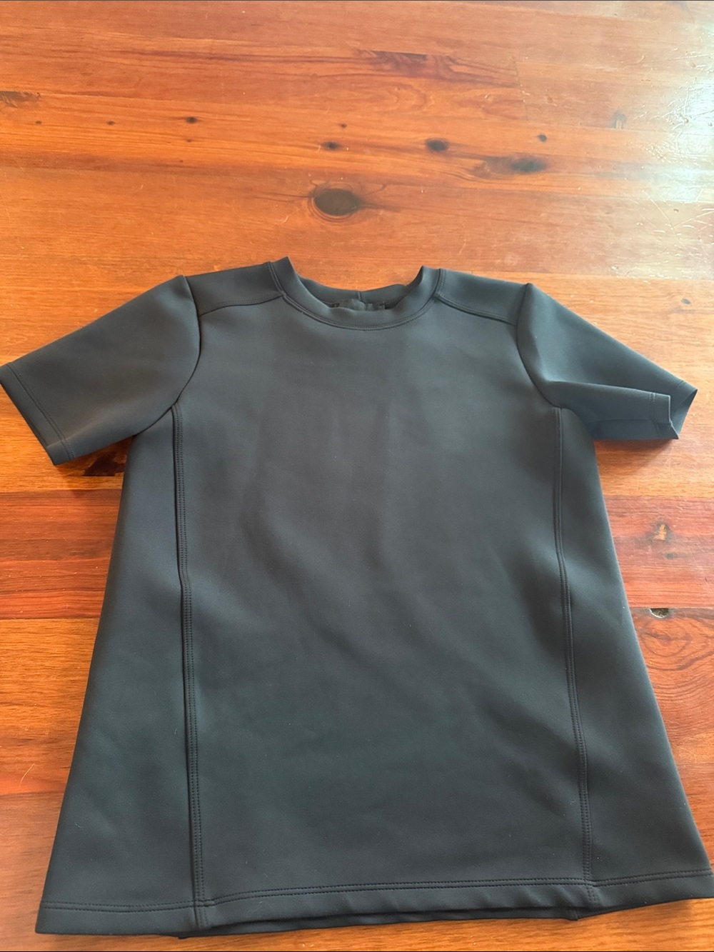 Cynthia Rowley Women’s Size XS Black Short-Sleeve Neoprene Tee
